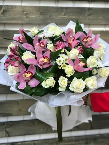 Букет цветов из: Розы и Хризантемы в Сыктывкаре
