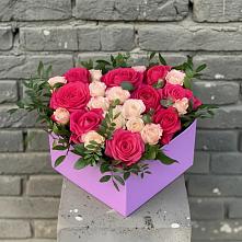 Композиция моя любовь в Сыктывкаре Цветочная композиция из Розы в коробке в Сыктывкаре