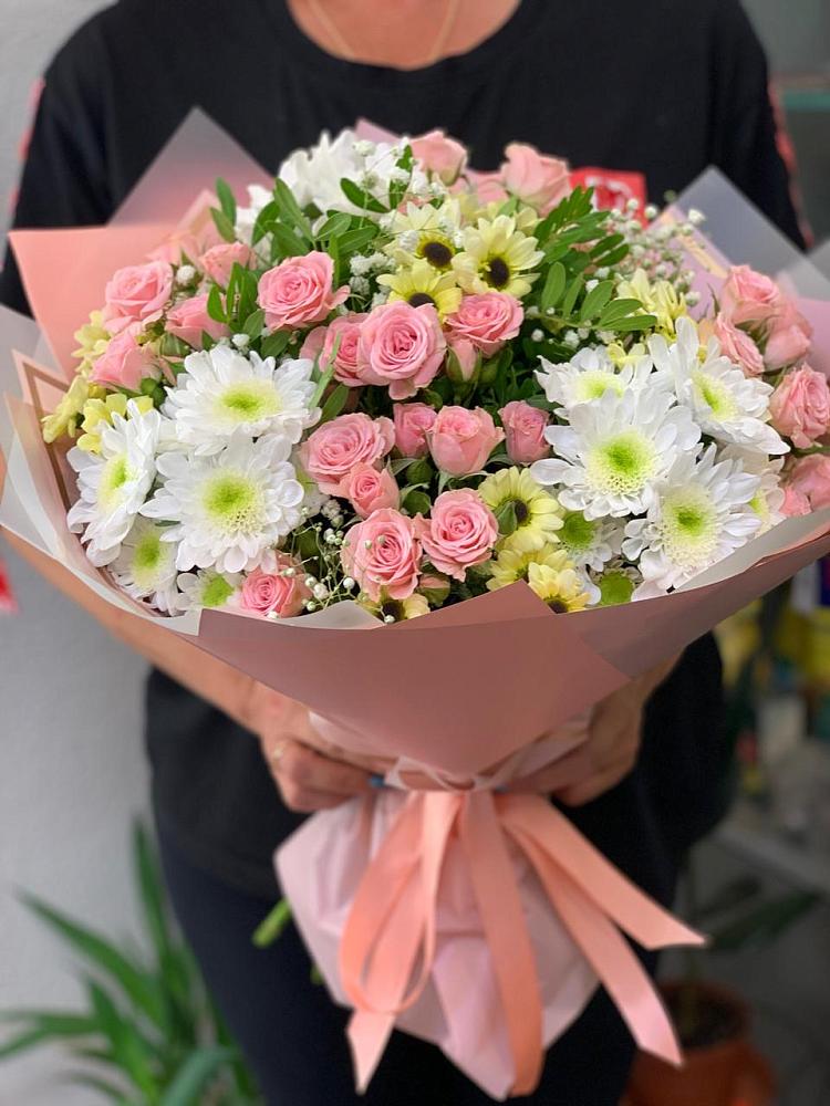 Букет цветов из: Розы и Хризантемы в Сыктывкаре