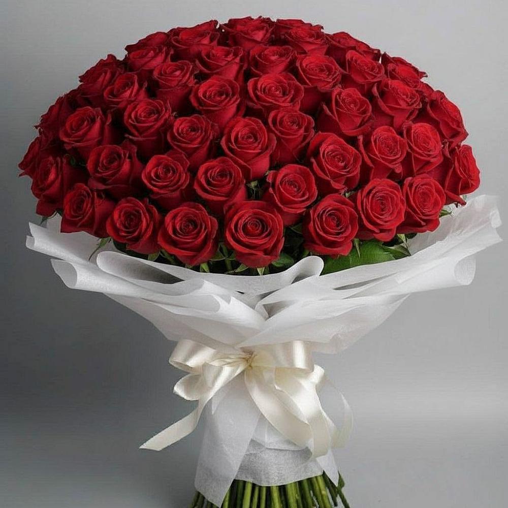 Букет 101 Красная роза Блэк Мэджик в Сыктывкаре