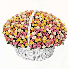 Премиум корзина Кустовых Роз в Сыктывкаре Премиум букет из: Розы в Сыктывкаре