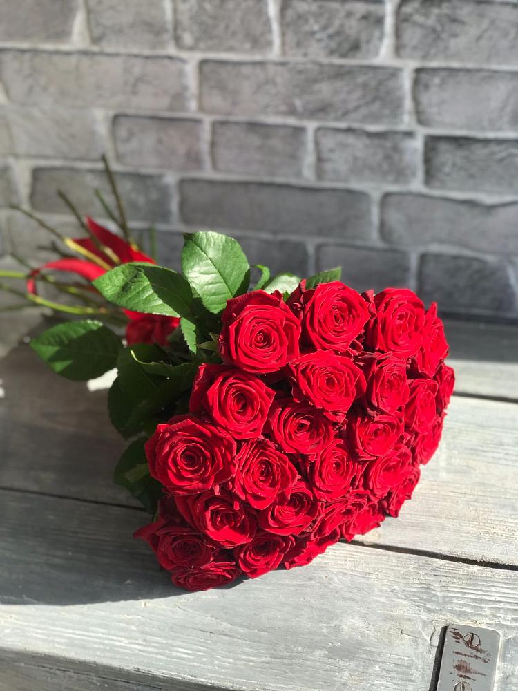Букет Красные розы Фридом в Сыктывкаре