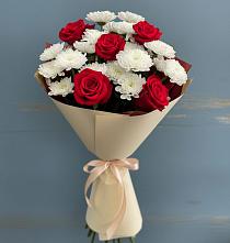 Букет цветов из:  Розы и Хризантемы в Сыктывкаре