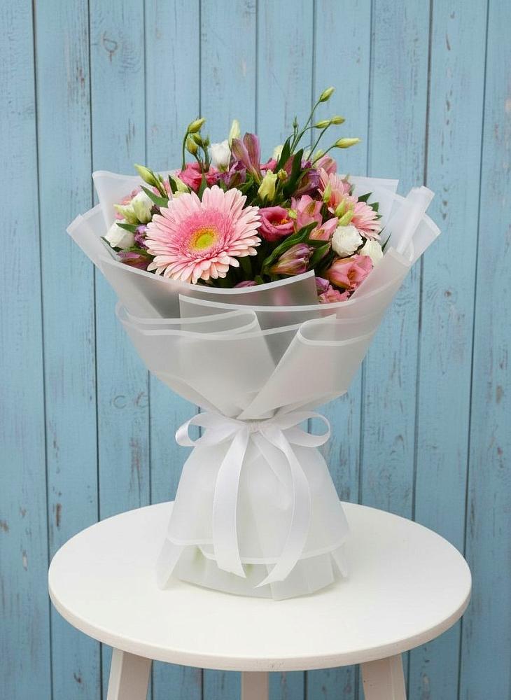 Букет цветов из: Герберы, Альстромерии и Лизиантусы в Сыктывкаре