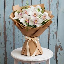 Букет цветов из:  Орхидеи и Розы в Сыктывкаре
